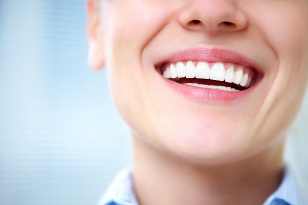 ¿Por qué sangran las encías?